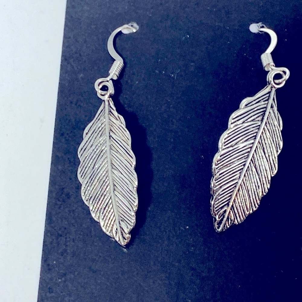 Sterling Leaf Pattern Dangle Earrings Hand Made NWT